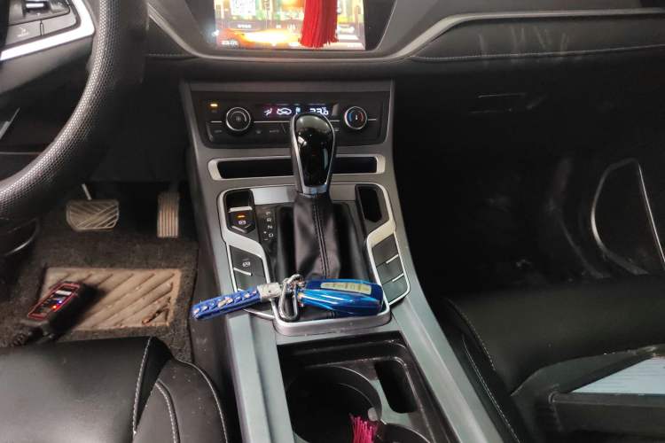 Used Geely Auto Emgrand 2021 UP 1.5L CVT Luxury Model Gear Lever