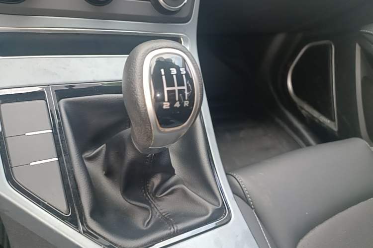 Used Geely Auto Emgrand 2021 UP 1.5L Manual Comfort Model Gear Lever