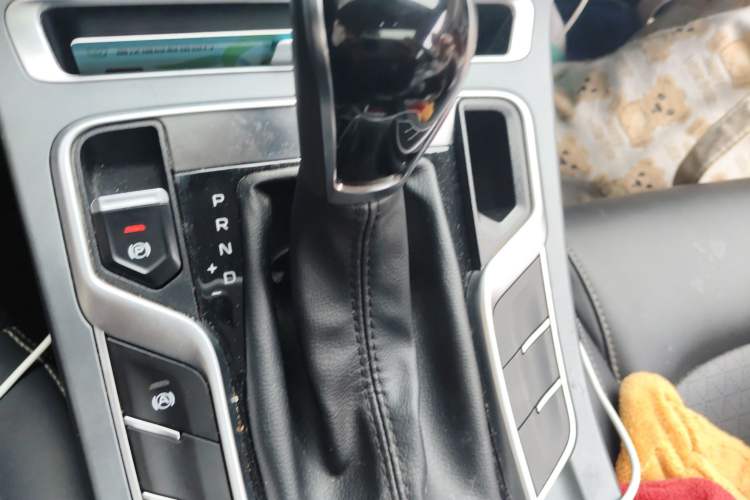 Used Geely Auto Emgrand 2021 UP 1.5L CVT Luxury Model Gear Lever