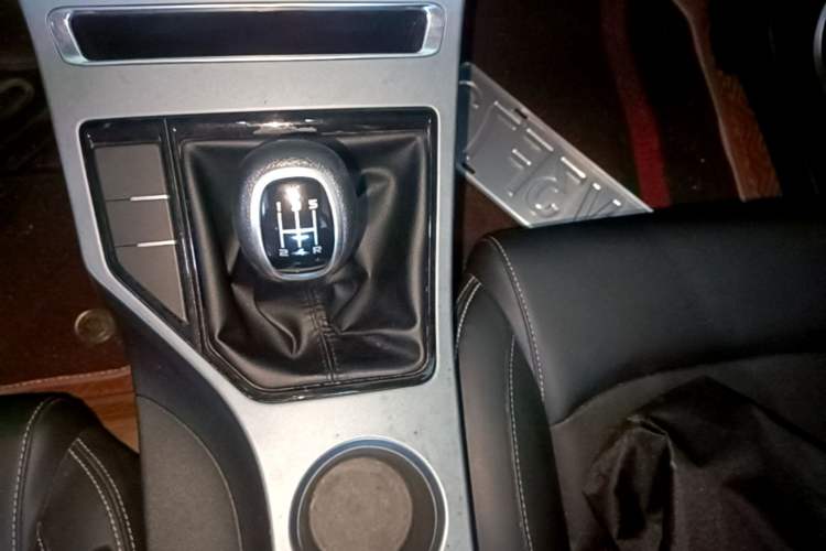 Used Geely Auto Emgrand 2021 UP 1.5L Manual Luxury Model Gear Lever