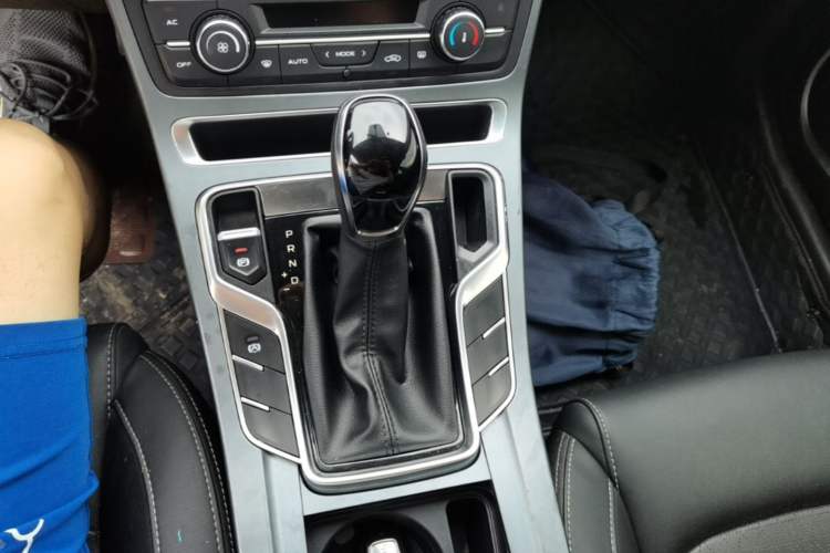 Used Geely Auto Emgrand 2021 UP 1.5L CVT Luxury Model Gear Lever