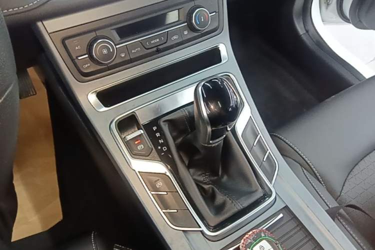 Used Geely Auto Emgrand 2021 UP 1.5L CVT Luxury Model Gear Lever