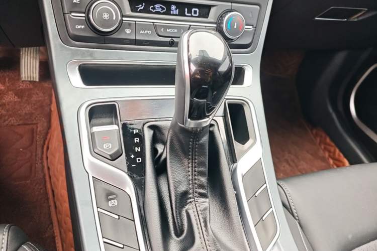 Used Geely Auto Emgrand 2021 UP 1.5L CVT Luxury Model Gear Lever