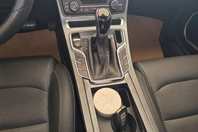Used Geely Auto Emgrand 2021 UP 1.5L CVT Luxury Model Gear Lever