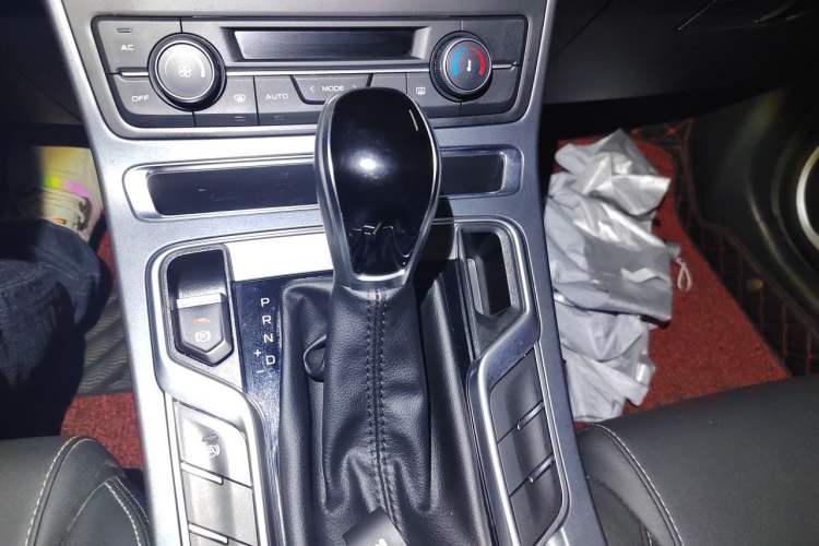 Used Geely Auto Emgrand 2021 UP 1.5L CVT Luxury Model Gear Lever