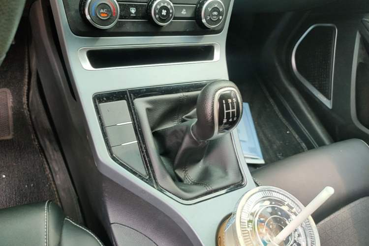 Used Geely Auto Emgrand 2021 UP 1.5L Manual Comfort Model Gear Lever