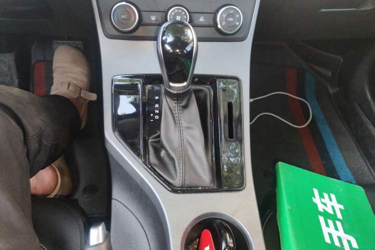 Used Geely Auto Emgrand 2021 UP 1.5L CVT Comfort Model Gear Lever