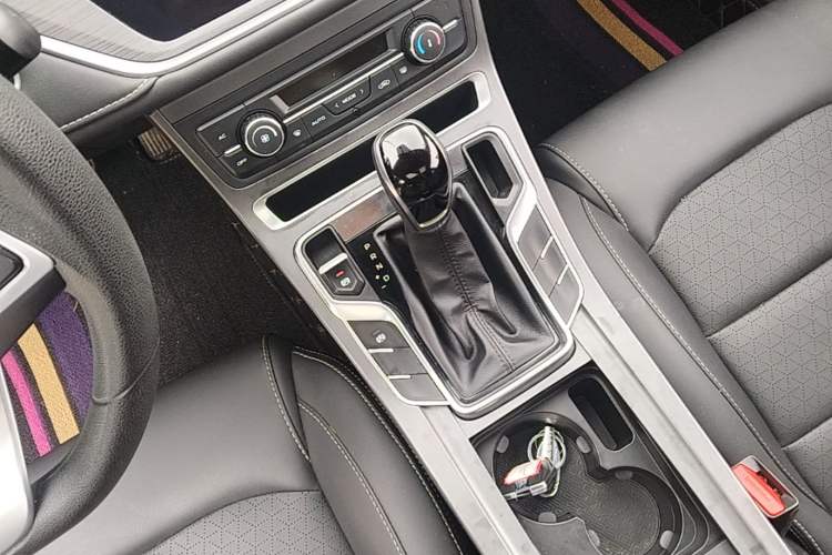 Used Geely Auto Emgrand 2021 UP 1.5L CVT Luxury Model Gear Lever