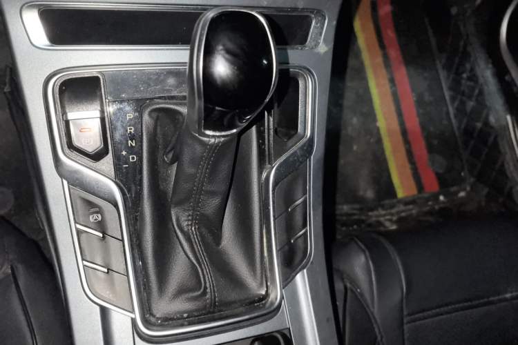 Used Geely Auto Emgrand 2021 UP 1.5L CVT Luxury Model Gear Lever