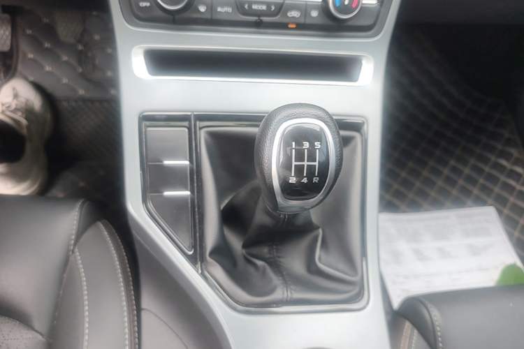 Used Geely Auto Emgrand 2021 UP 1.5L Manual Luxury Model Gear Lever
