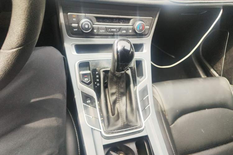 Used Geely Auto Emgrand 2021 UP 1.5L CVT Luxury Model Gear Lever