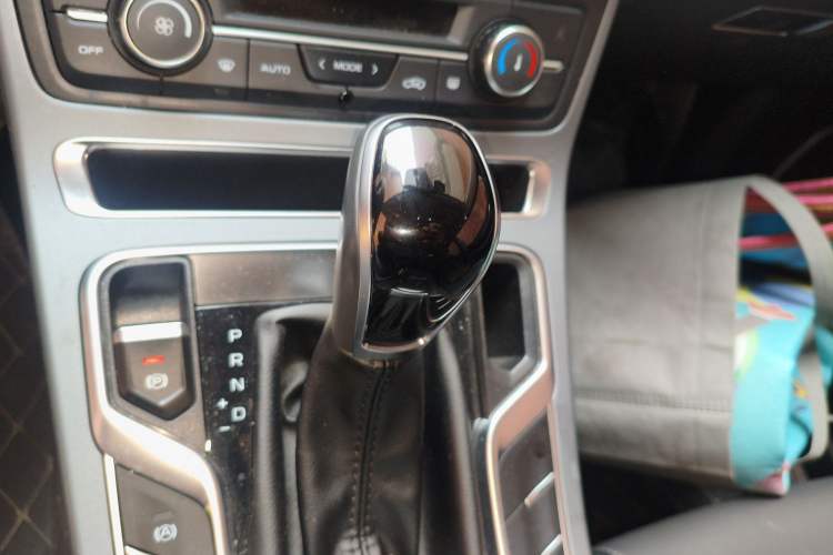 Used Geely Auto Emgrand 2021 UP 1.5L CVT Luxury Model Gear Lever