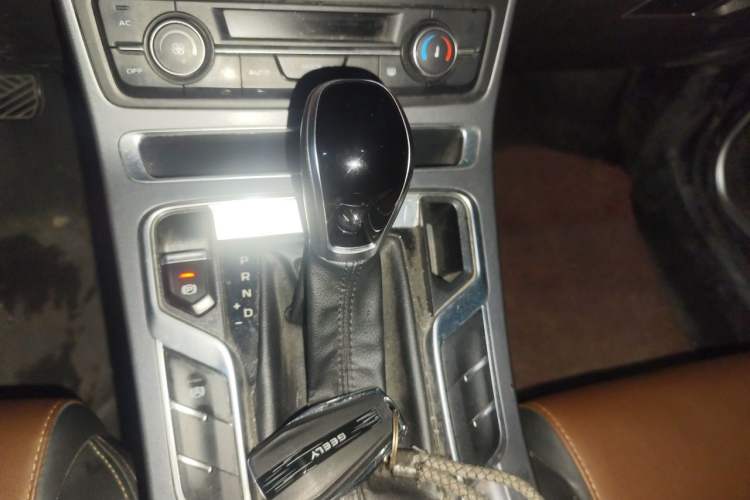 Used Geely Auto Emgrand 2021 UP 1.5L CVT Advanced Edition Gear Lever