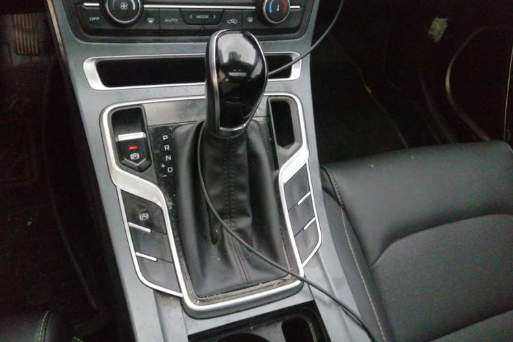 Used Geely Auto Emgrand 2021 UP 1.5L CVT Luxury Model Gear Lever