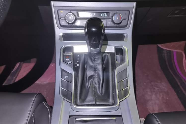 Used Geely Auto Emgrand 2021 UP 1.5L CVT Luxury Model Gear Lever
