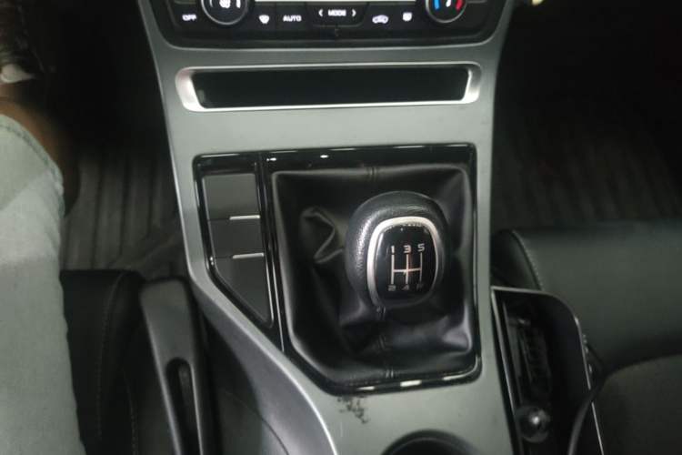 Used Geely Auto Emgrand 2021 UP 1.5L Manual Luxury Model Gear Lever