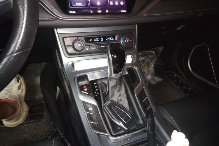 Used Geely Auto Emgrand 2021 UP 1.5L CVT Luxury Model Gear Lever