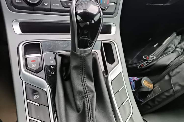 Used Geely Auto Emgrand 2021 UP 1.5L CVT Luxury Model Gear Lever