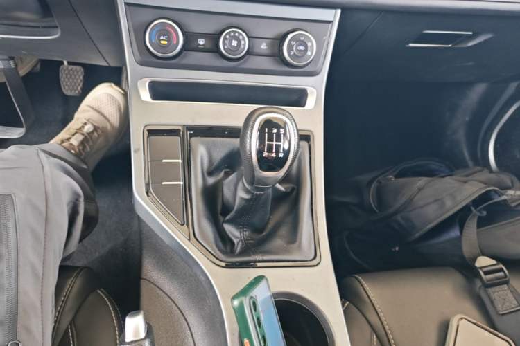 Used Geely Auto Emgrand 2021 UP 1.5L Manual Comfort Model Gear Lever
