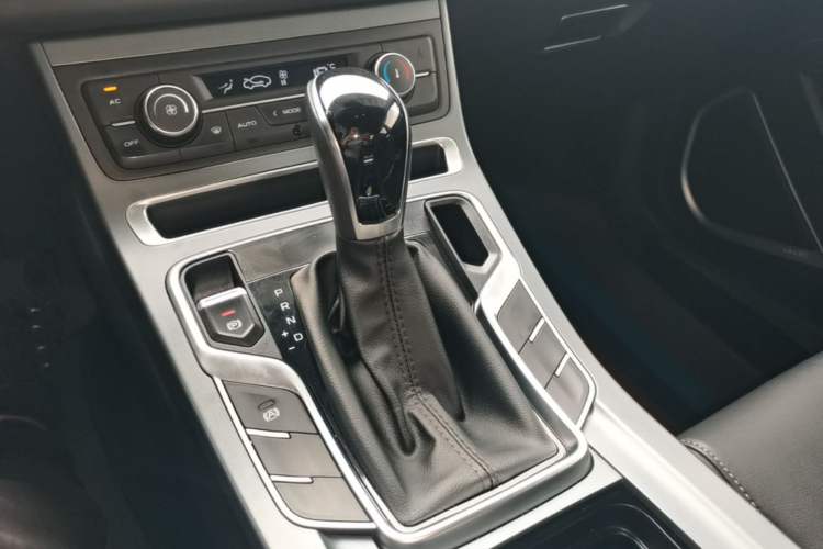 Used Geely Auto Emgrand 2021 UP 1.5L CVT Luxury Model Gear Lever