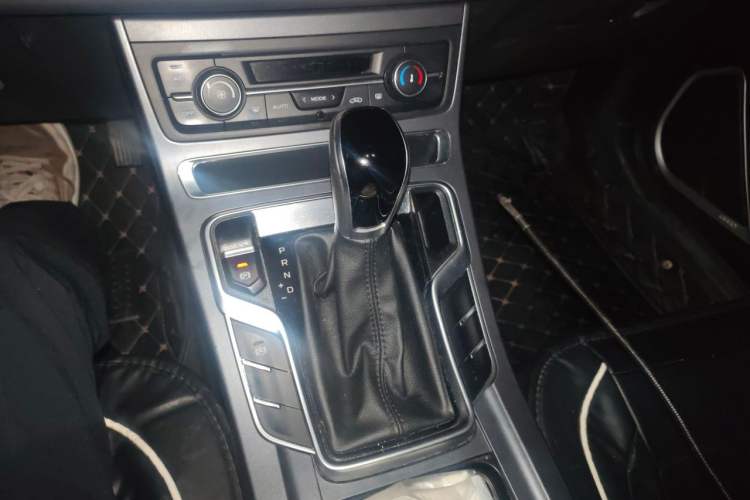 Used Geely Auto Emgrand 2021 UP 1.5L CVT Luxury Model Gear Lever