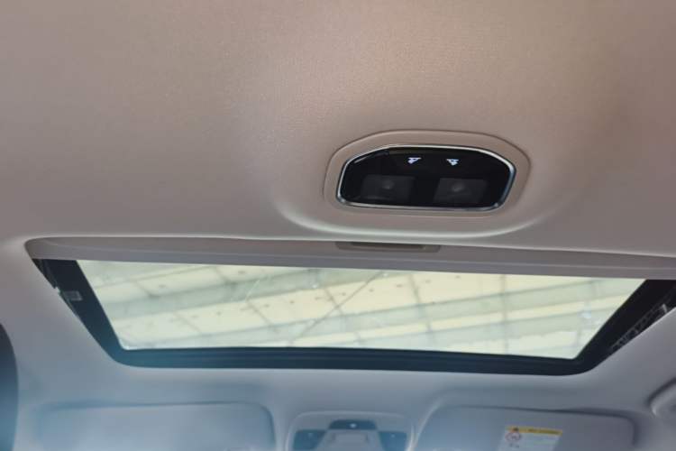 Used Geely Auto Emgrand 2021 UP 1.5L Manual Luxury Model Headliner