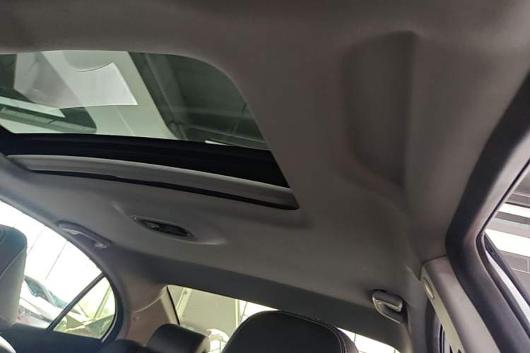 Used Geely Auto Emgrand 2021 UP 1.5L CVT Luxury Model Headliner