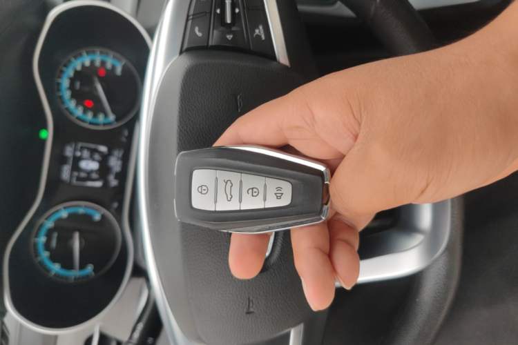 Used Geely Auto Emgrand 2021 UP 1.5L Manual Luxury Model Interior 1