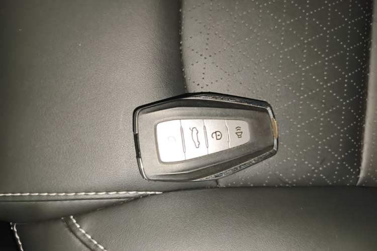 Used Geely Auto Emgrand 2021 UP 1.5L Manual Luxury Model Interior 1