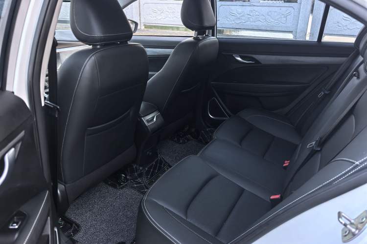 Used Geely Auto Emgrand 2021 UP 1.5L Manual Luxury Model Interior 3