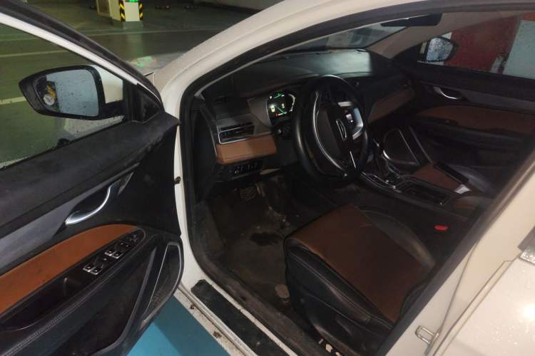 Used Geely Auto Emgrand 2021 UP 1.5L CVT Advanced Edition Interior 3
