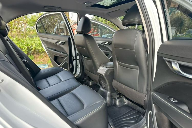 Used Geely Auto Emgrand 2021 UP 1.5L CVT Luxury Model Interior 3