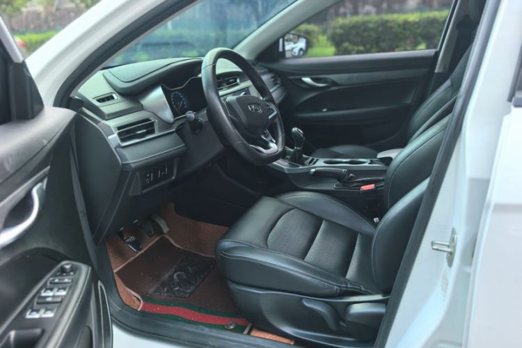 Used Geely Auto Emgrand 2021 UP 1.5L Manual Luxury Model Interior 3