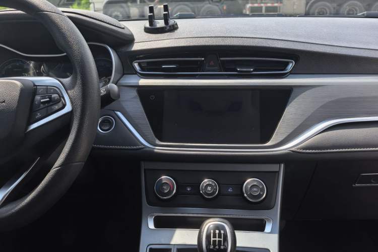 Used Geely Auto Emgrand 2021 UP 1.5L Manual Comfort Model Interior 4