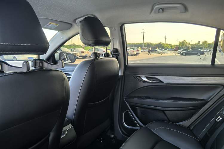 Used Geely Auto Emgrand 2021 UP 1.5L CVT Comfort Model Interior 4