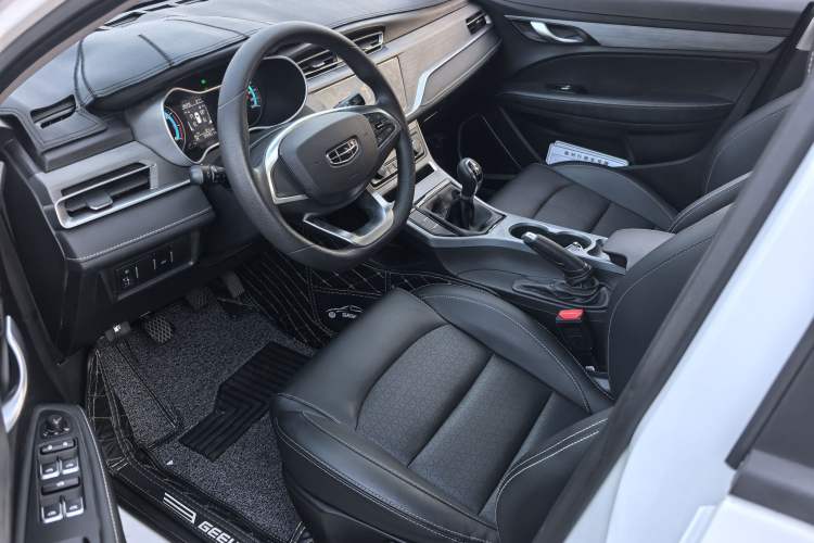 Used Geely Auto Emgrand 2021 UP 1.5L Manual Luxury Model Interior 4