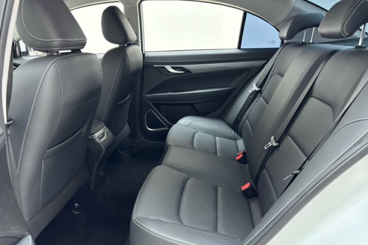 Used Geely Auto Emgrand 2021 UP 1.5L CVT Comfort Model Interior 4