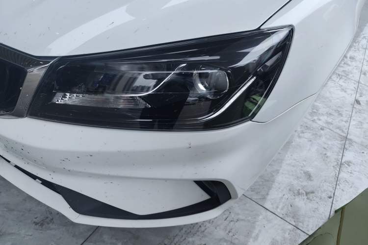 Used Geely Auto Emgrand 2021 UP 1.5L Manual Comfort Model Left Front Headlight