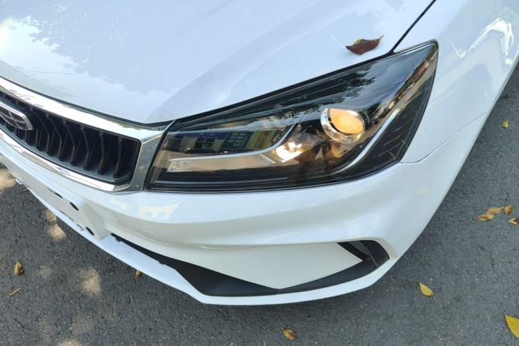Used Geely Auto Emgrand 2021 UP 1.5L Manual Luxury Model Left Front Headlight
