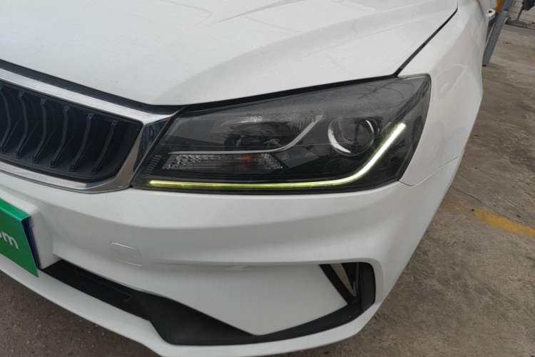 Used Geely Auto Emgrand 2021 UP 1.5L Manual Luxury Model Left Front Headlight