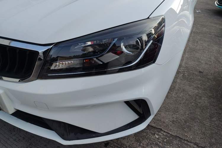 Used Geely Auto Emgrand 2021 UP 1.5L Manual Luxury Model Left Front Headlight