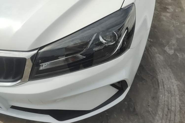 Used Geely Auto Emgrand 2021 UP 1.5L Manual Luxury Model Left Front Headlight