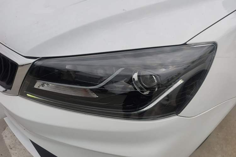 Used Geely Auto Emgrand 2021 UP 1.5L Manual Luxury Model Left Front Headlight