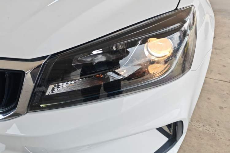 Used Geely Auto Emgrand 2021 UP 1.5L Manual Comfort Model Left Front Headlight