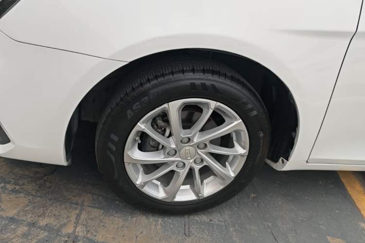 Used Geely Auto Emgrand 2021 UP 1.5L CVT Advanced Edition Left Front Wheel Hub