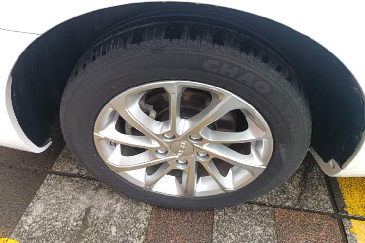 Used Geely Auto Emgrand 2021 UP 1.5L CVT Luxury Model Left Front Wheel Hub