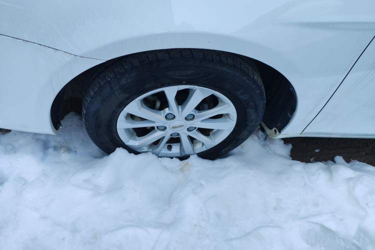 Used Geely Auto Emgrand 2021 UP 1.5L CVT Comfort Model Left Front Wheel Hub