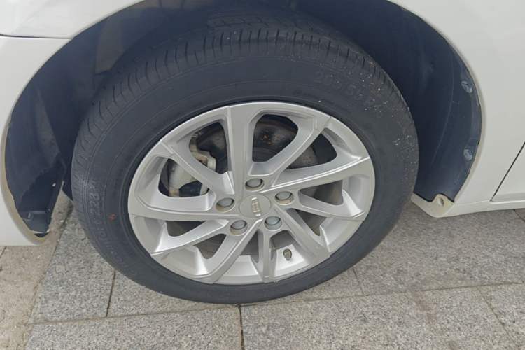 Used Geely Auto Emgrand 2021 UP 1.5L CVT Luxury Model Left Front Wheel Hub