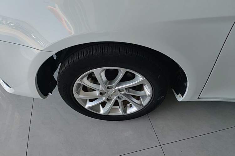 Used Geely Auto Emgrand 2021 UP 1.5L Manual Luxury Model Left Front Wheel Hub