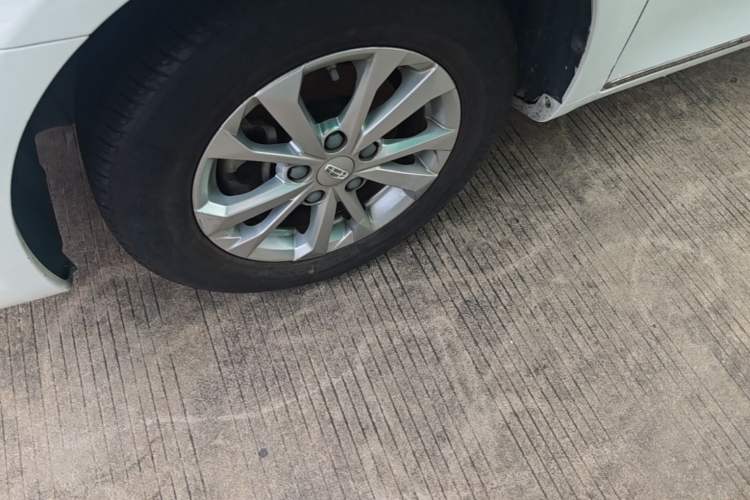Used Geely Auto Emgrand 2021 UP 1.5L Manual Comfort Model Left Front Wheel Hub